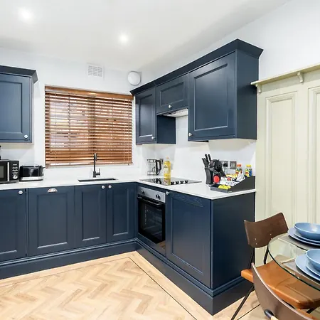 Holiday home 5-star - House With Secure Parking York