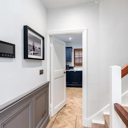 5-star - House With Secure Parking Feriehus *